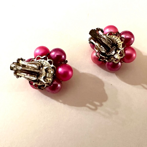 Earrings 💗Price Drop💗 Pink/Fushia Pearls 40/50's Beautiful/JAPAN Art 1/2" - Picture 7 of 7
